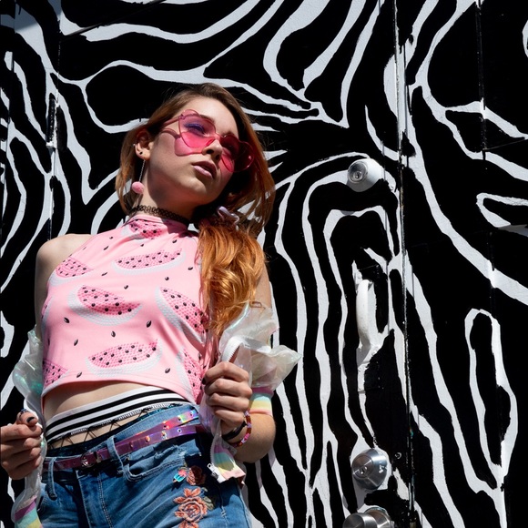 CLOSET INFO - Picture 1 of 6